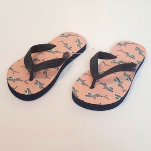 NWOT 12-13 Little Boys Shark Design Flip Flop Sandals by Old Navy